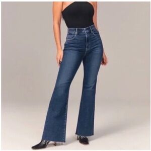 Abercrombie & Fitch The Flare High Rise Curve Love Dark Blue Jeans